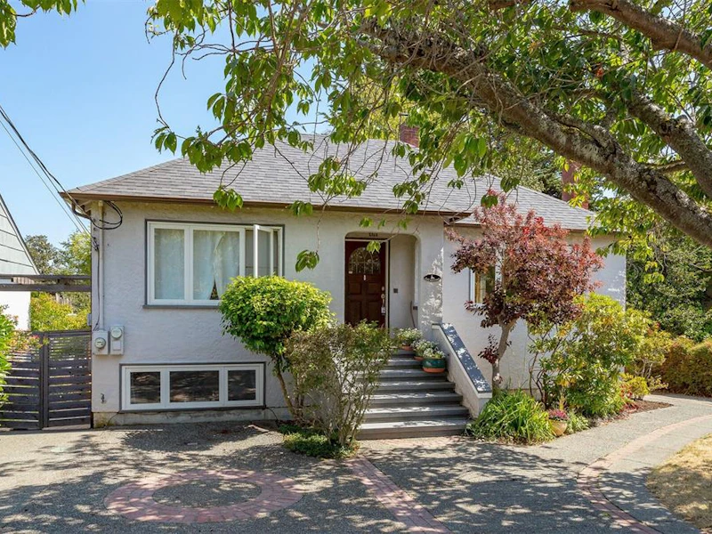 543 Monterey Avenue, Oak Bay BC V8S 4T8
