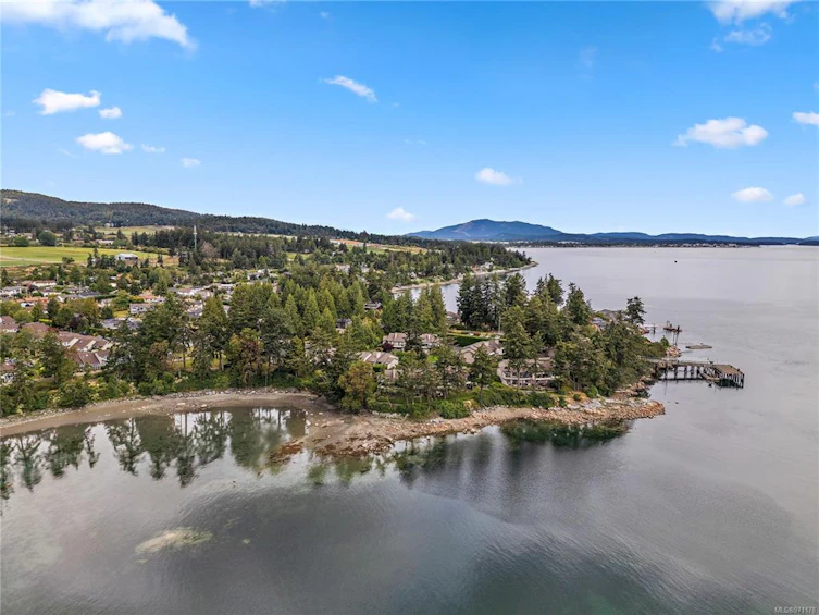 11-2654 Lancelot Place, Central Saanich, BC, V8M 1V3 - 2