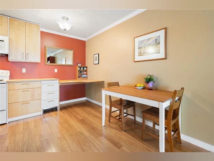 301-2100 Granite Street, Oak Bay, BC, V8S 3G7 - 8
