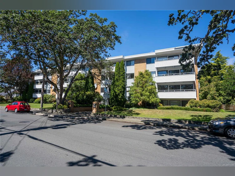 301-2100 Granite Street, Oak Bay, BC, V8S 3G7 - 23
