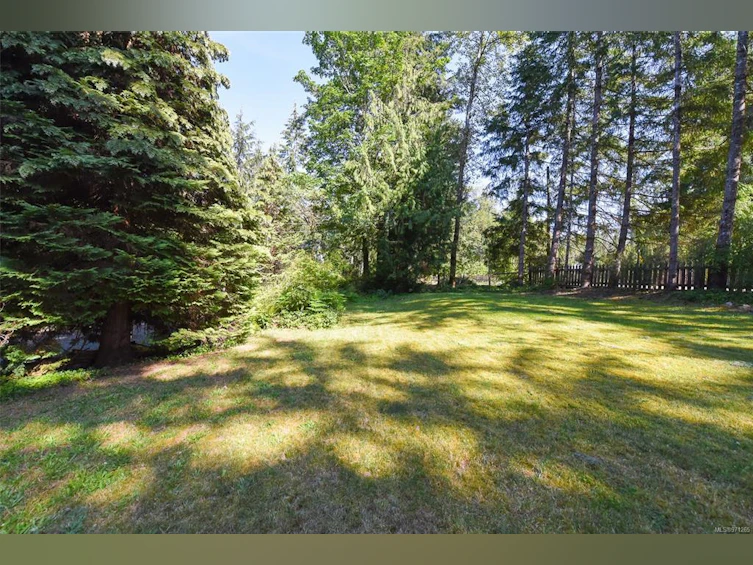 4353 Macaulay Road, Black Creek, BC, V9J 1E3 - 10