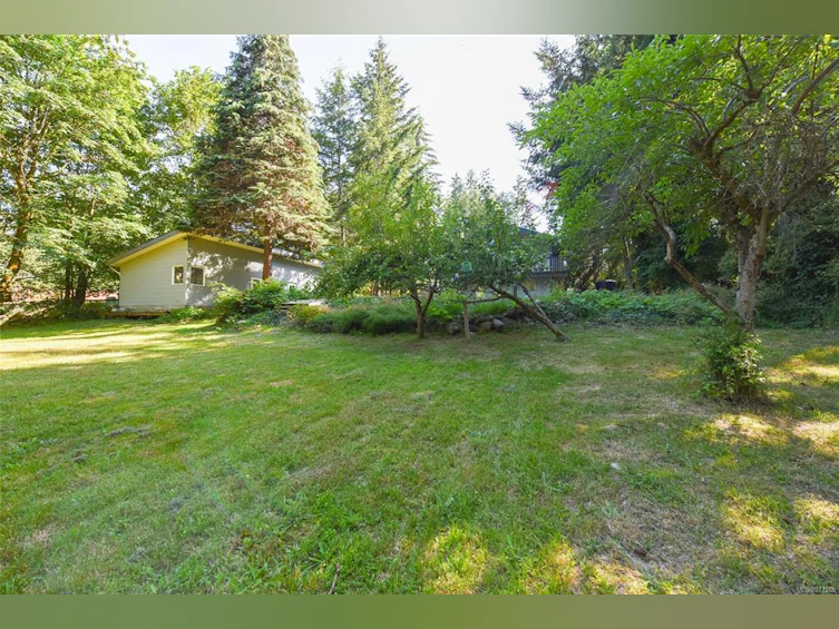 4353 Macaulay Road, Black Creek, BC, V9J 1E3 - 11