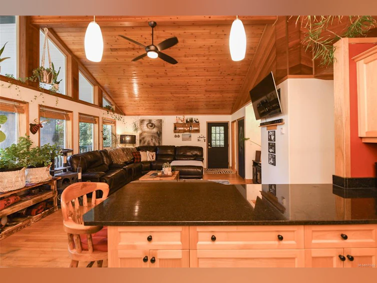 4353 Macaulay Road, Black Creek, BC, V9J 1E3 - 21