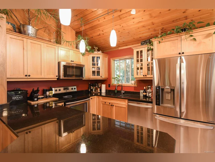 4353 Macaulay Road, Black Creek, BC, V9J 1E3 - 51