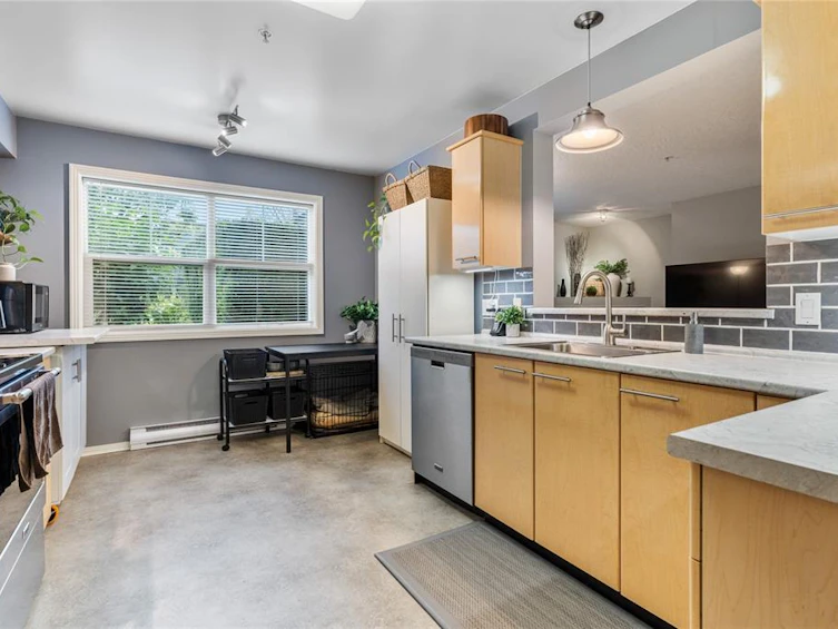 101-1240 Verdier Avenue, Central Saanich, BC, V8M 2G9 - 3