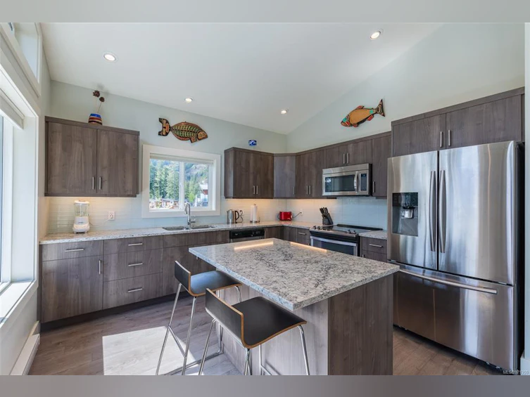 7420 Cottage Way, Lake Cowichan, BC, V0R 2G1 - 9