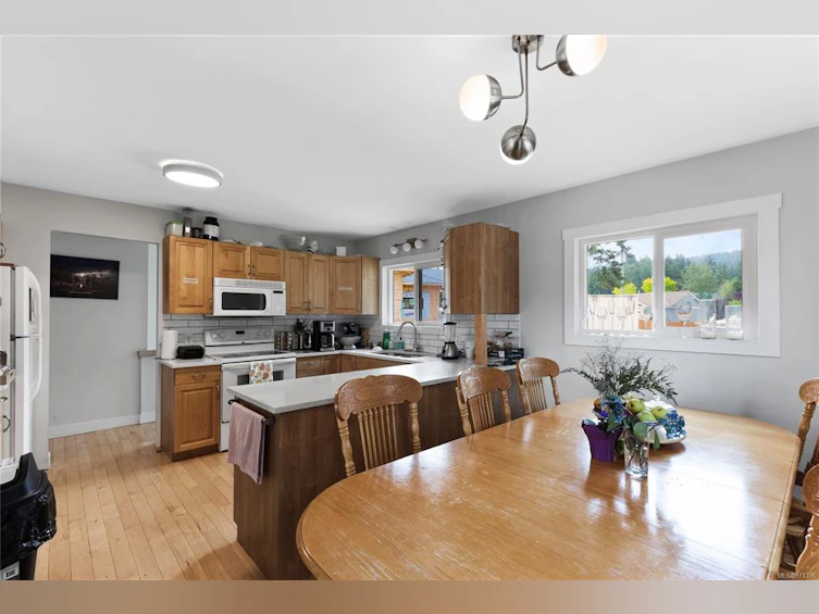 2388 Mill Road, Nanaimo, BC, V9R 6M9 - 12