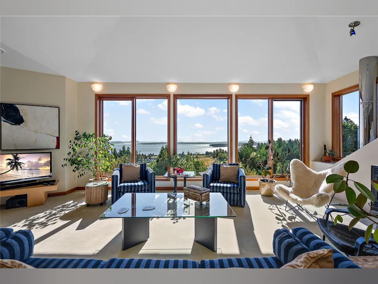 8760 Beaumaris Place, North Saanich, BC, V8L 3Z6 - 8
