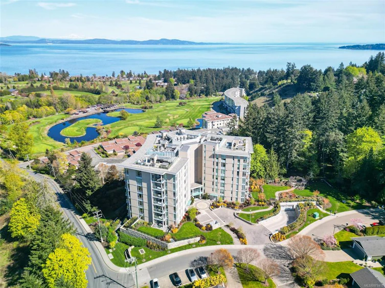 804-5388 Hill Rise Terrace, Saanich, BC, V8Y 3K3 - 4