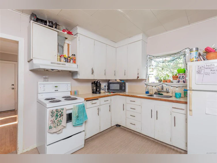 7785 Pacific Rim Highway, Port Alberni, BC, V9Y 8Y7 - 8