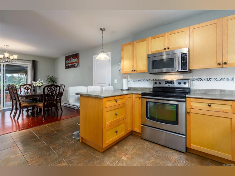 1265 Beckton Drive, Comox, BC, V9M 3Y5 - 8