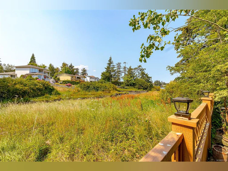 10232 Fifth Street, Sidney, BC, V8L 1X6 - 27