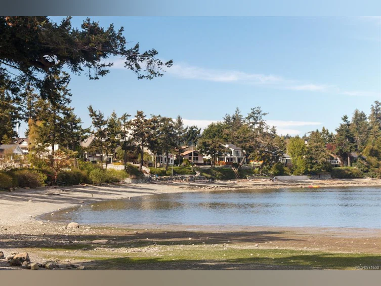 10232 Fifth Street, Sidney, BC, V8L 1X6 - 37