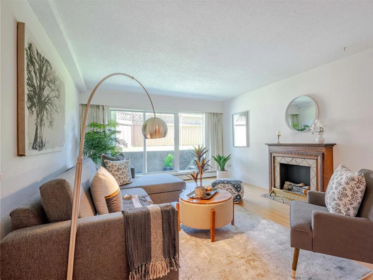 108-25 Government Street, Victoria, BC, V8V 2K4 - 2