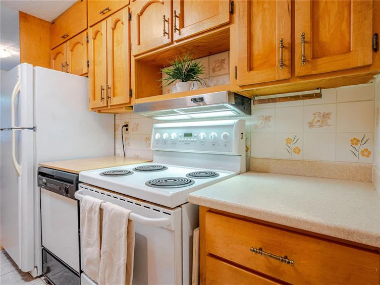 108-25 Government Street, Victoria, BC, V8V 2K4 - 11