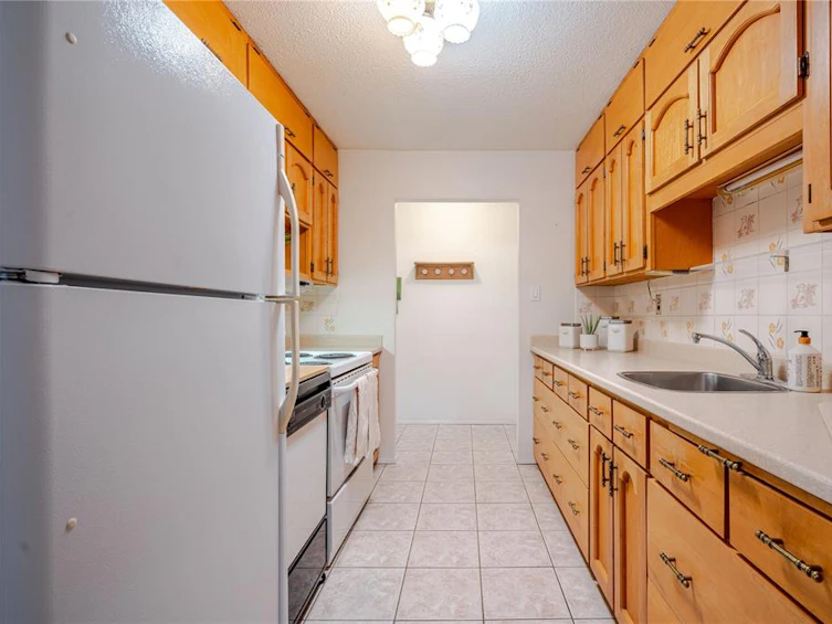 108-25 Government Street, Victoria, BC, V8V 2K4 - 12