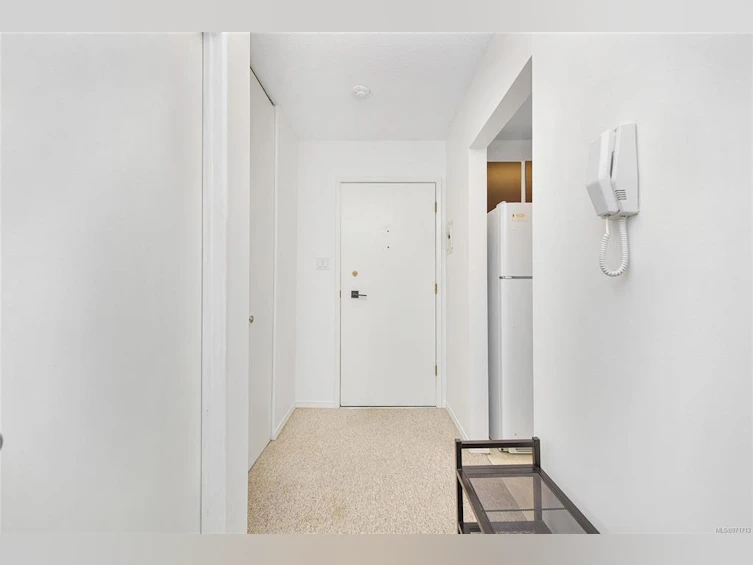 225-1680 Poplar Avenue, Saanich, BC, V8P 4K7 - 3