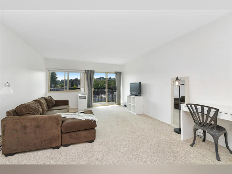 225-1680 Poplar Avenue, Saanich, BC, V8P 4K7 - 4