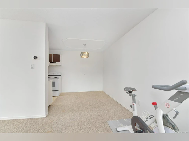 225-1680 Poplar Avenue, Saanich, BC, V8P 4K7 - 8