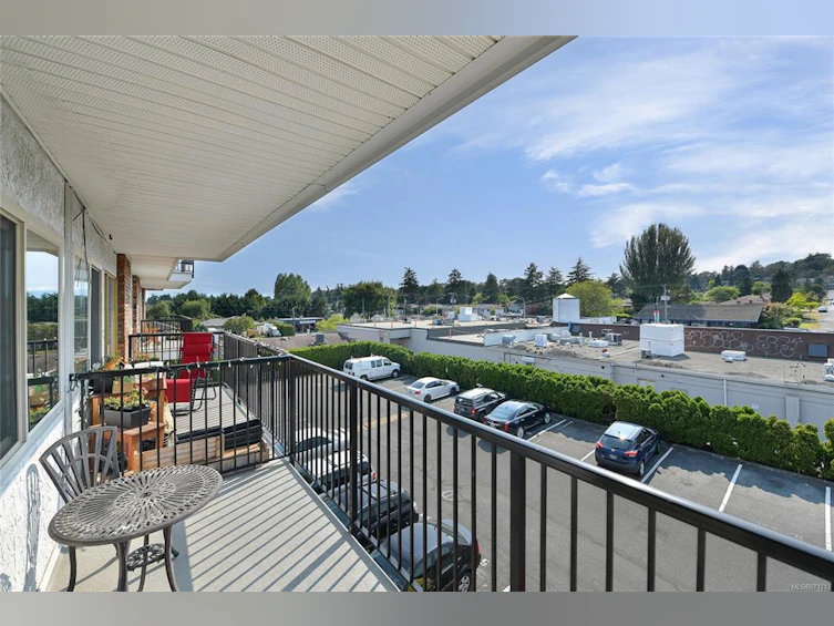 225-1680 Poplar Avenue, Saanich, BC, V8P 4K7 - 18