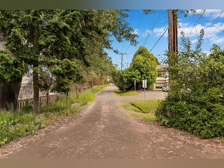 225-1680 Poplar Avenue, Saanich, BC, V8P 4K7 - 38