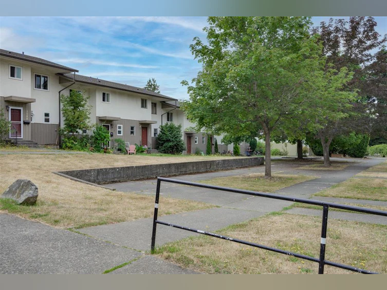 3582 Tillicum Road, Saanich, BC, V8Z 4H4 - 27