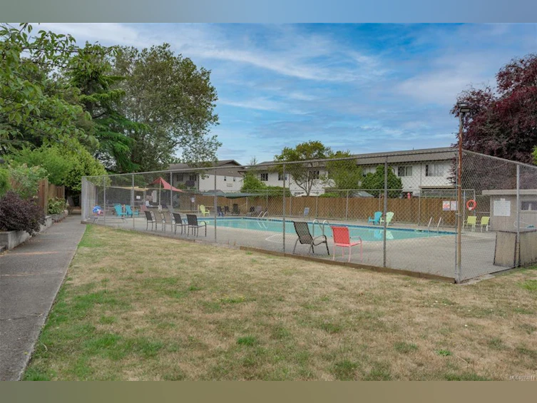 3582 Tillicum Road, Saanich, BC, V8Z 4H4 - 28
