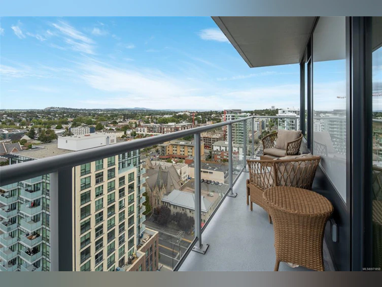 2001-845 Johnson Street, Victoria, BC, V8W 0G3 - 2