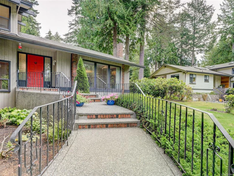 1666 Stuart Park Terrace, North Saanich, BC, V8L 4N5 - 2