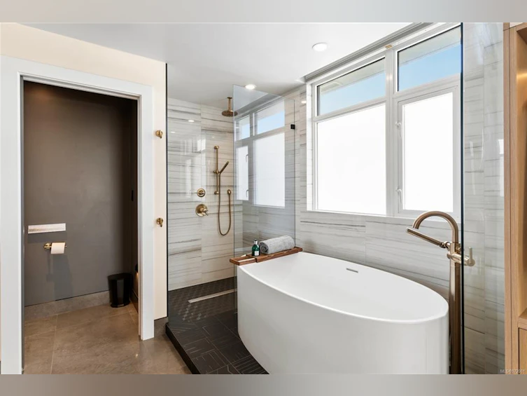 PH1801-960 Yates Street, Victoria, BC, V8V 3M3 - 30