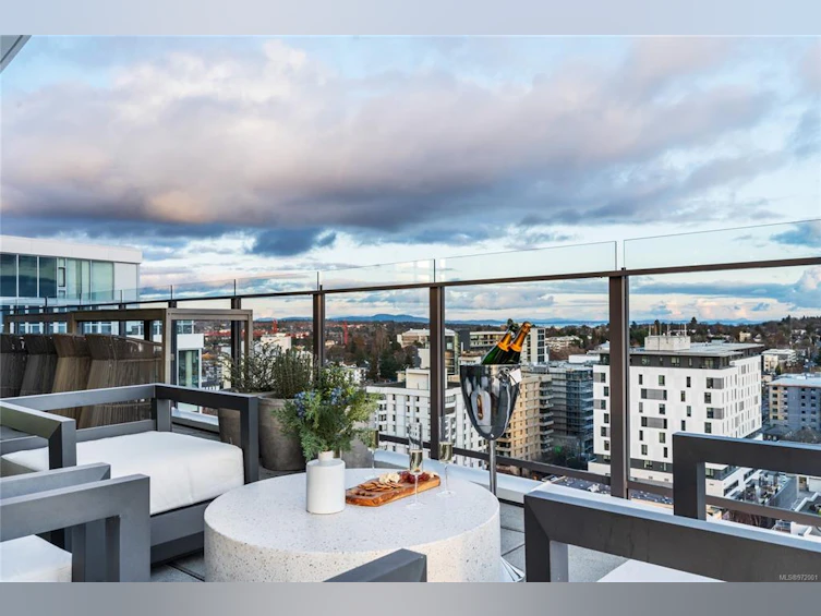 PH1801-960 Yates Street, Victoria, BC, V8V 3M3 - 39