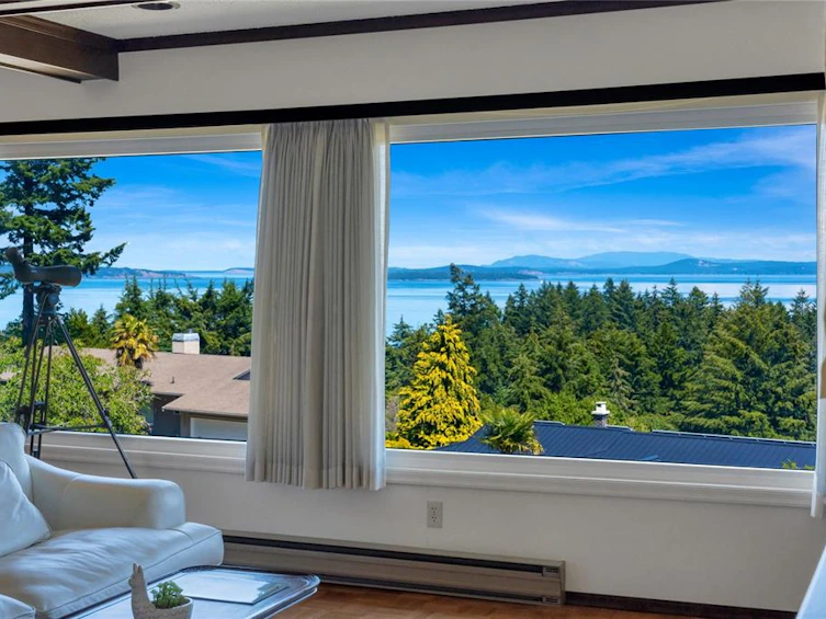 5254 Westover Place, Saanich, BC, V8Y 1P6 - 2