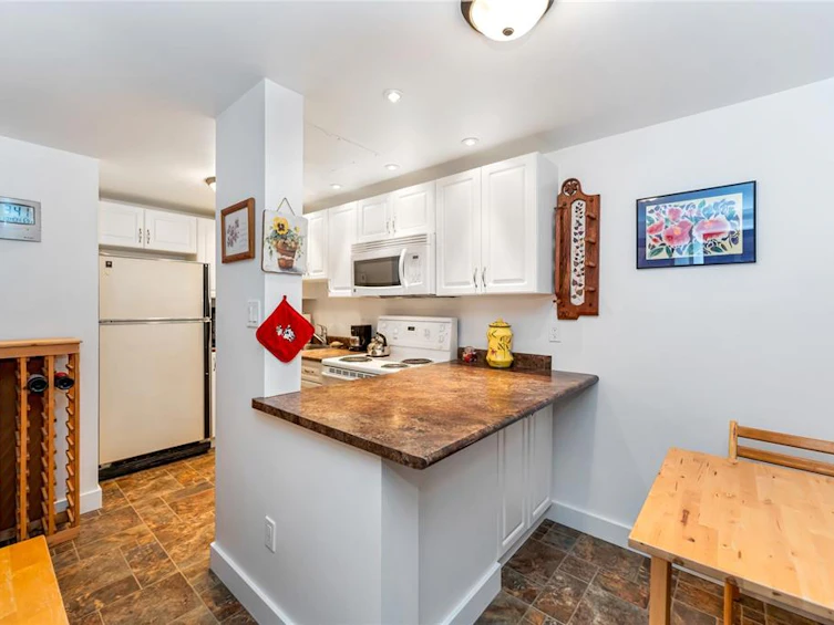 5254 Westover Place, Saanich, BC, V8Y 1P6 - 33
