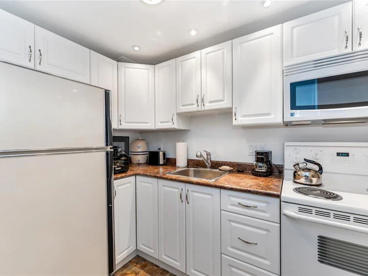 5254 Westover Place, Saanich, BC, V8Y 1P6 - 34
