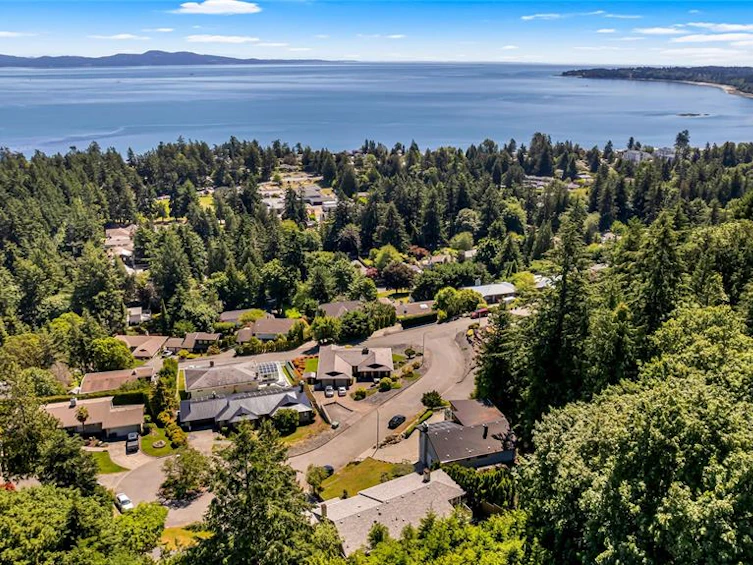 5254 Westover Place, Saanich, BC, V8Y 1P6 - 43