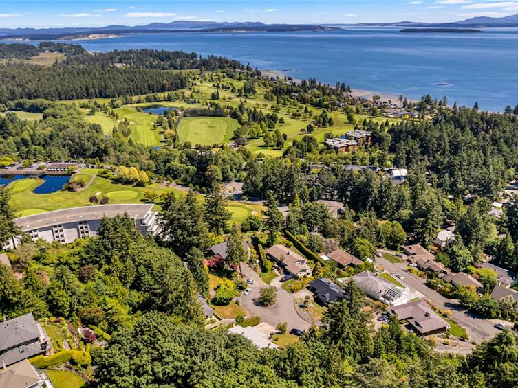 5254 Westover Place, Saanich, BC, V8Y 1P6 - 44