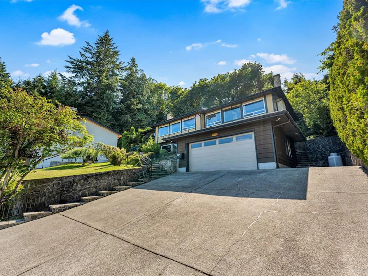 5254 Westover Place, Saanich, BC, V8Y 1P6 - 52