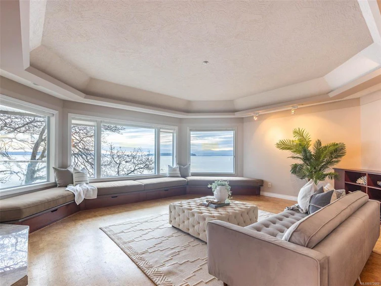 6-9675 First Street, Sidney, BC, V8L 3C8 - 3