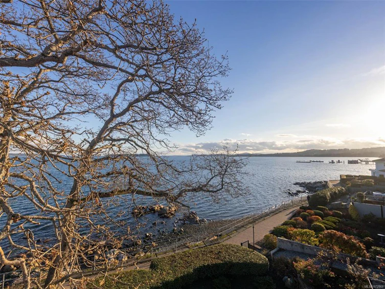 6-9675 First Street, Sidney, BC, V8L 3C8 - 34