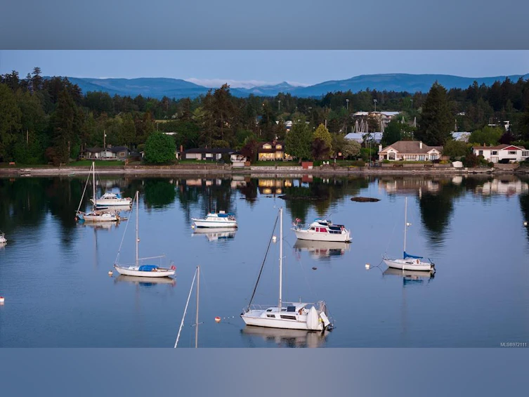 10639 Blue Heron Road, North Saanich, BC, V8L 3X9 - 4