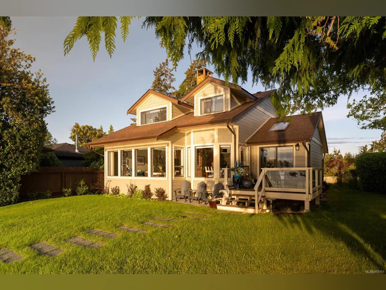 10639 Blue Heron Road, North Saanich, BC, V8L 3X9 - 5