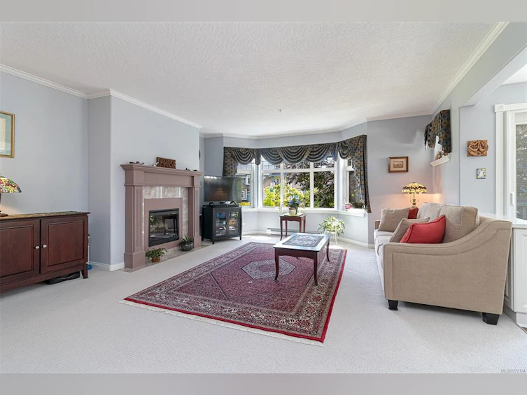 256-4488 Chatterton Way, Saanich, BC, V8X 5H7 - 2