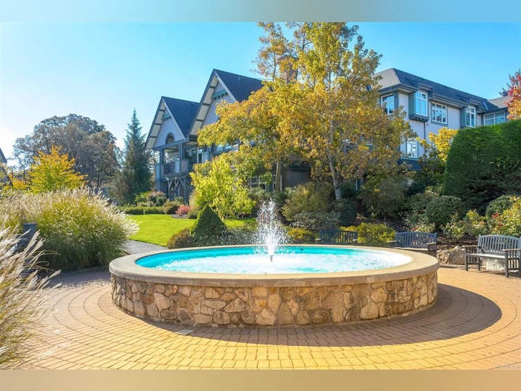 256-4488 Chatterton Way, Saanich, BC, V8X 5H7 - 30