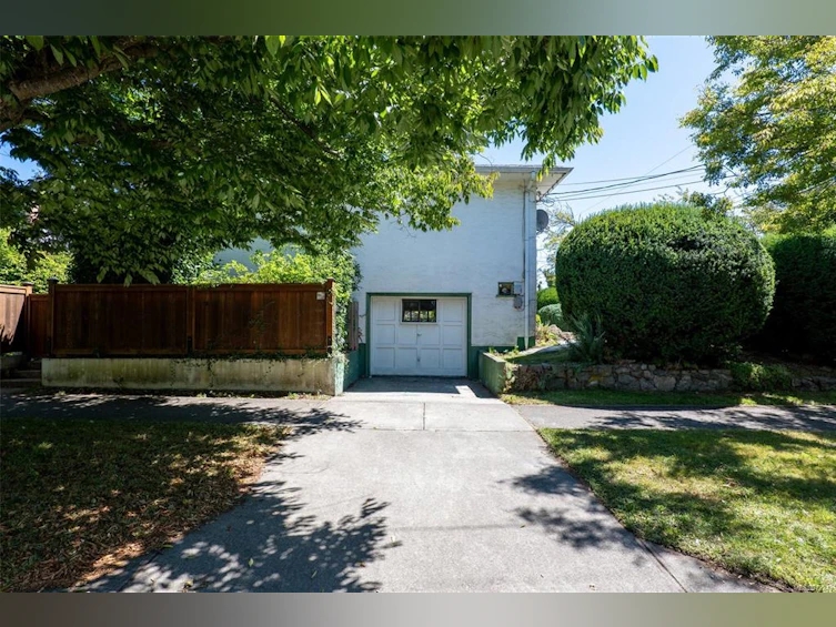 1160 Oxford Street, Victoria, BC, V8V 2V4 - 9