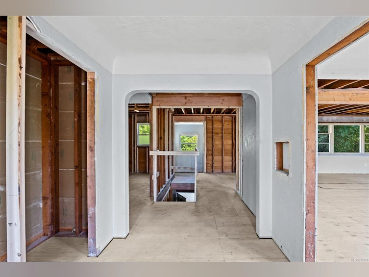1160 Oxford Street, Victoria, BC, V8V 2V4 - 13