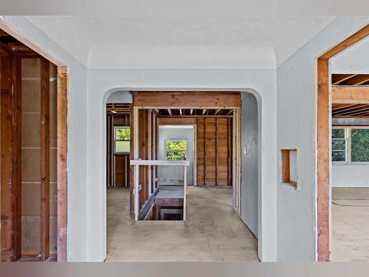 1160 Oxford Street, Victoria, BC, V8V 2V4 - 14