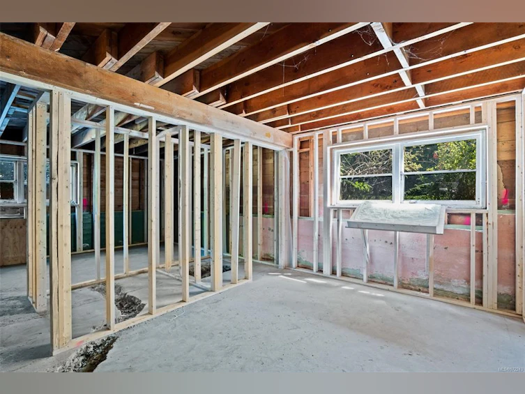 1160 Oxford Street, Victoria, BC, V8V 2V4 - 38
