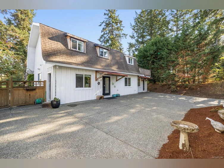 4821 Elk Road, Saanich, BC, V9E 2E6 - 4
