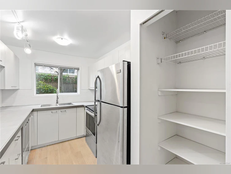 101-1714 Fort Street, Victoria, BC, V8R 1J2 - 9