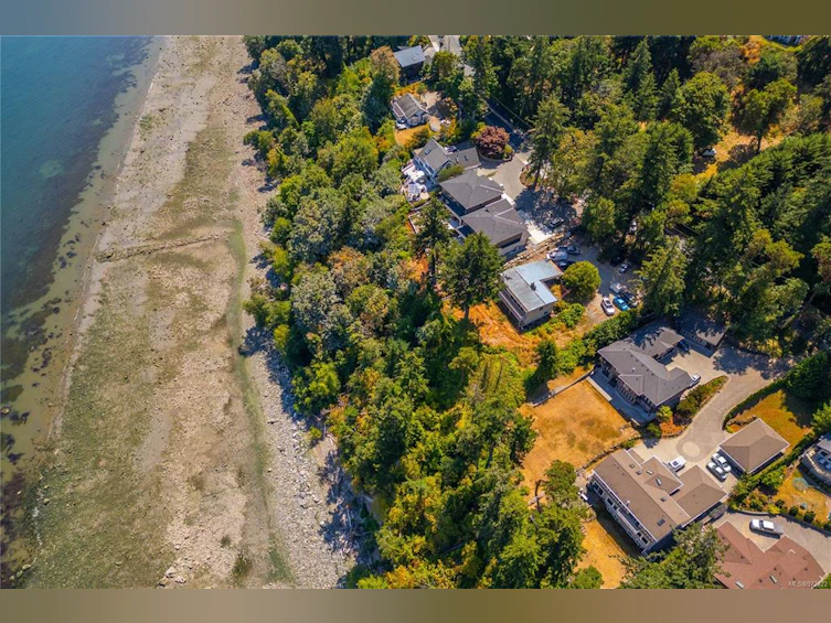 B-4601 Cordova Bay Road, Saanich, BC, V8X 3V6 - 3